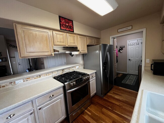 Building Photo - 783 W Wood Trace