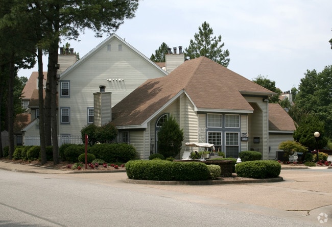 Kingstowne Apartments I - ReNew Newport News