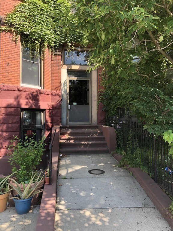 Foto del edificio - 918 Beacon St