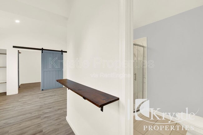 Foto del edificio - 215 Central Ave