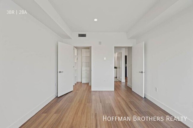 Building Photo - 518 N Gramercy Pl Los Angeles, CA 90004