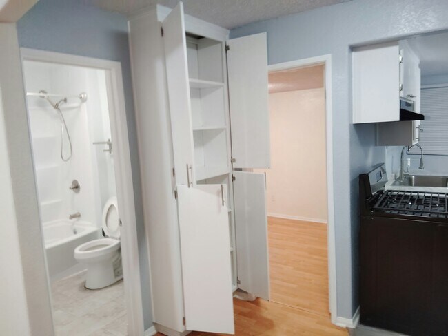 Foto del edificio - 13423 Olive Dr