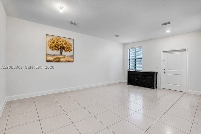 Foto del edificio - 20427 NW 4th Ave