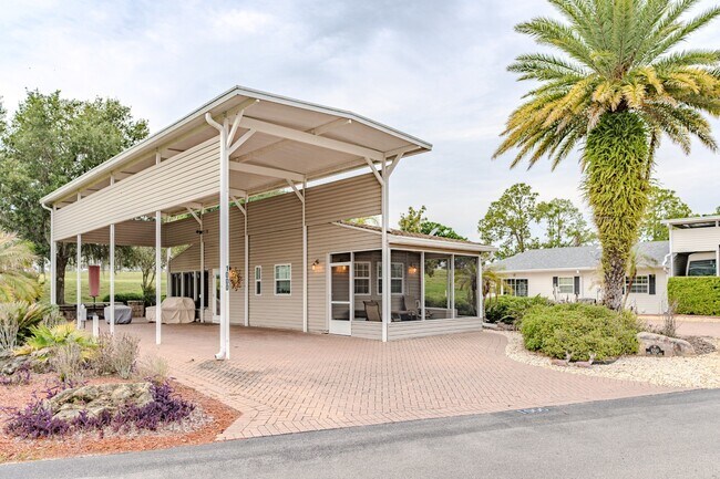 Foto del edificio - 1000 Deer Creek Blvd