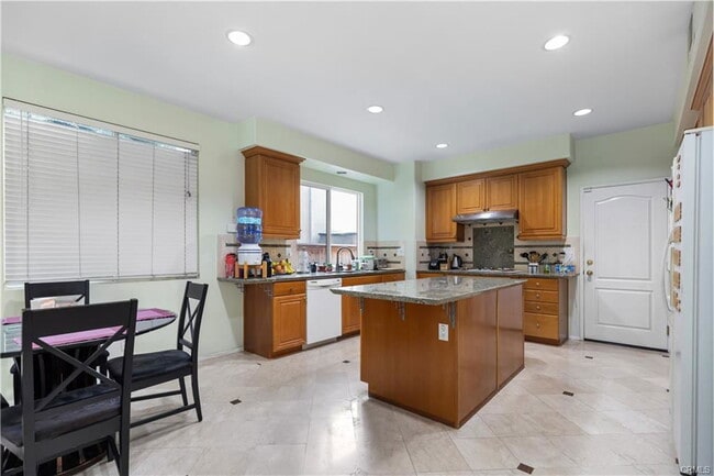 Foto del edificio - 1285 Fairbury Ln