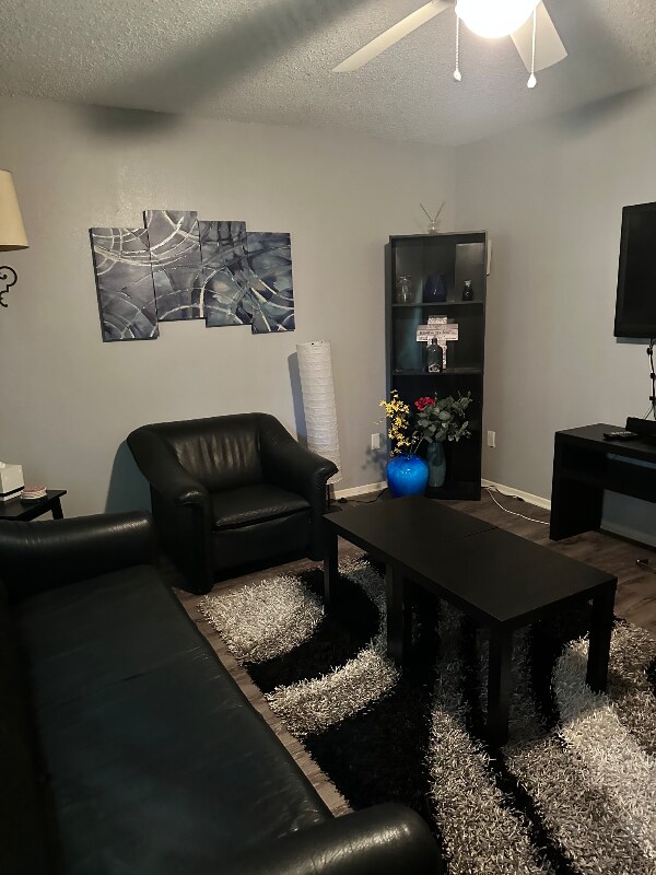 Foto principal - 1214 Baylor Ave