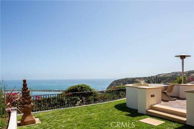 Foto del edificio - 24352 Santa Clara Ave