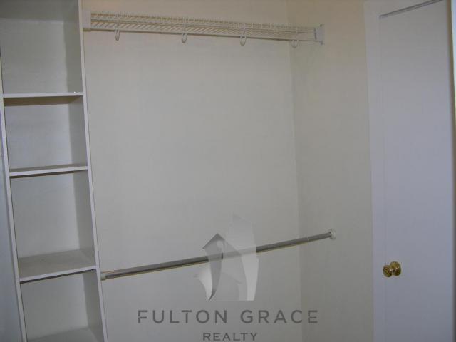 Building Photo - 0 bedroom in Chicago IL 60640