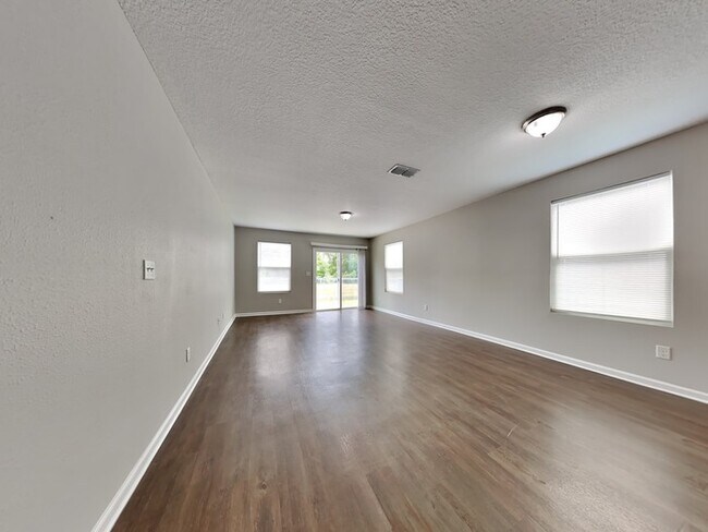 Foto del edificio - 5241 Walkers Ridge Dr