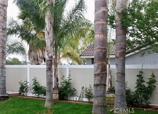 Building Photo - 39652 Wild Flower Dr