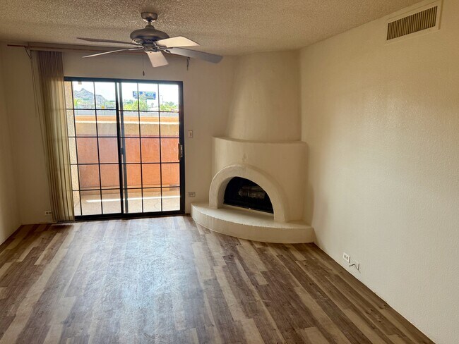 Building Photo - 10410 N Cave Creek Rd