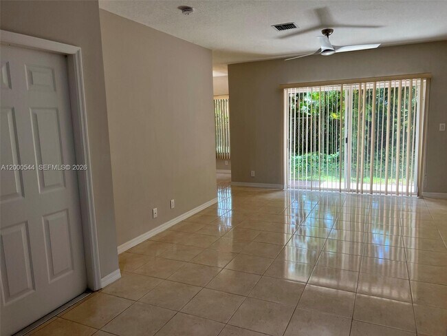 Foto del edificio - 312 Talia Cir