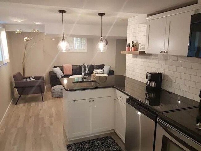 Building Photo - 152 Essex St