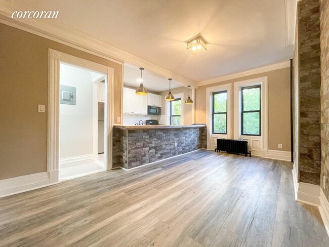 Building Photo - 884 St Johns Pl