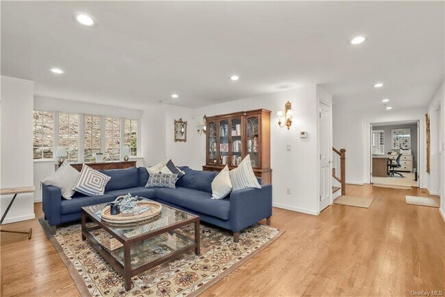 Foto del edificio - 309 Succabone Rd