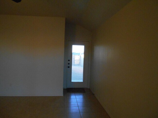 Building Photo - 6710 Oakridge Ave