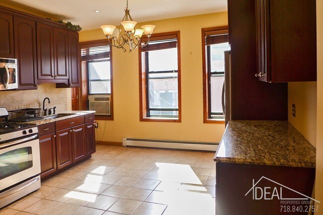 Building Photo - 288 3rd Avenue #2R