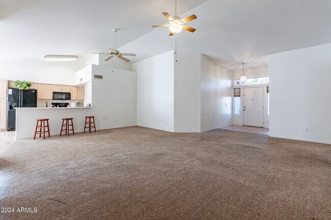 Building Photo - 15355 N 87th Ave