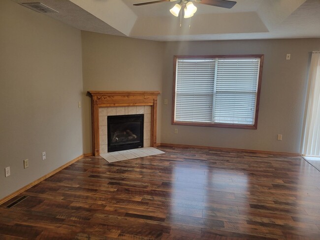 Building Photo - 4 Bedrooms! 3 Bathroom! Finished Basement!...