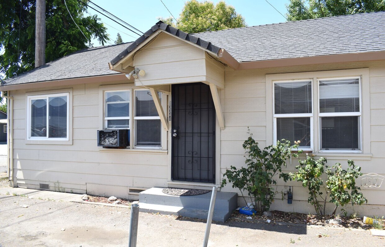Primary Photo - 13344 Church St