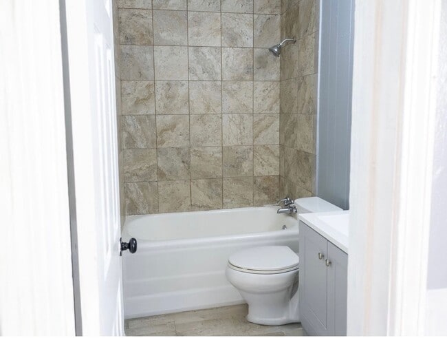 Building Photo - 2325 Spain St