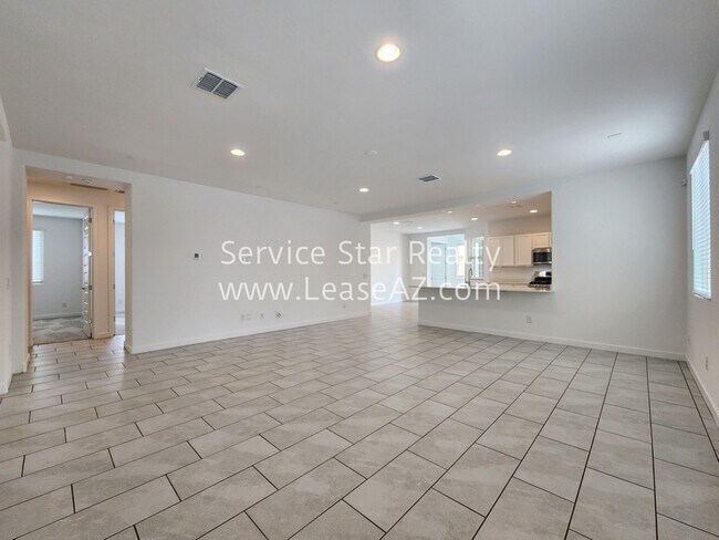 Foto del edificio - 16938 W Evergreen Rd