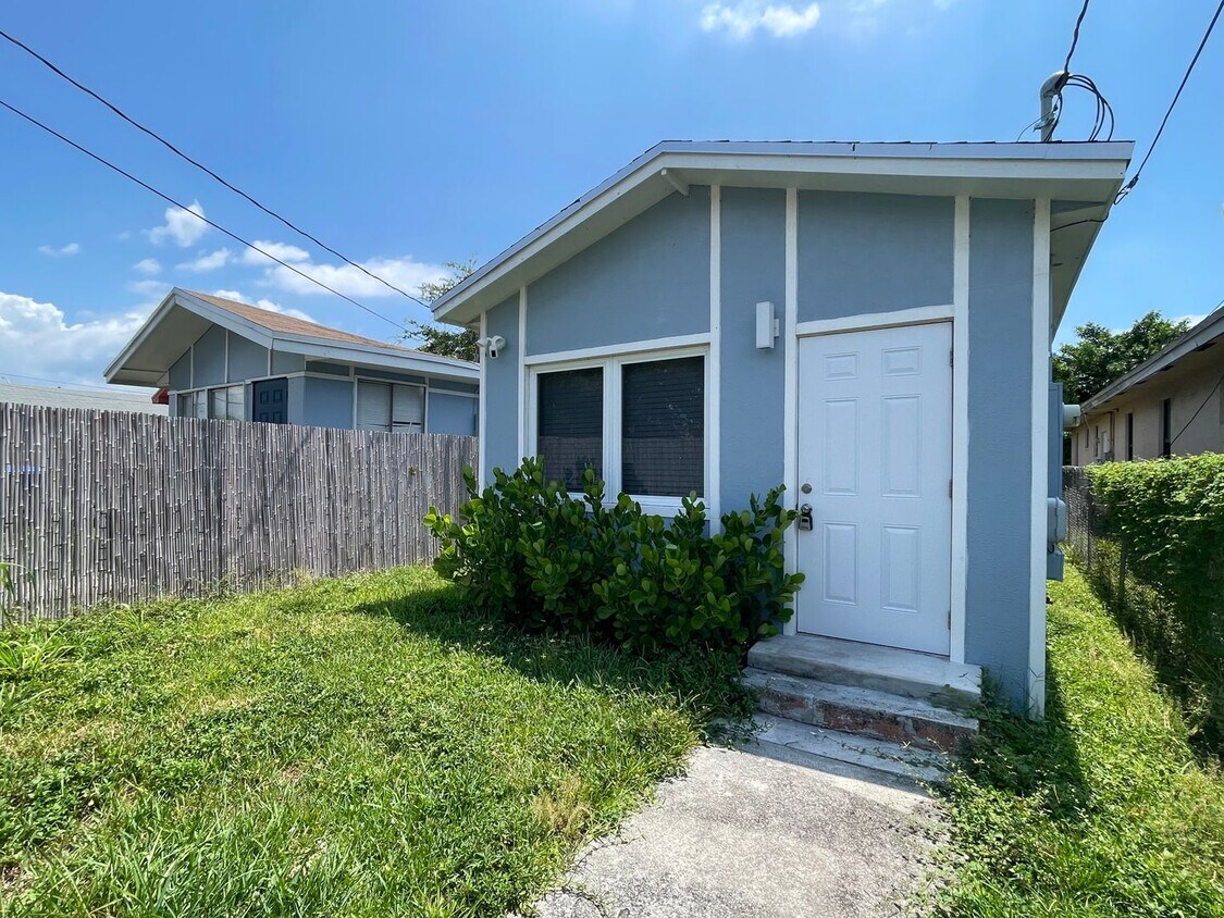 Primary Photo - 7749-7753 NW 2nd Ct