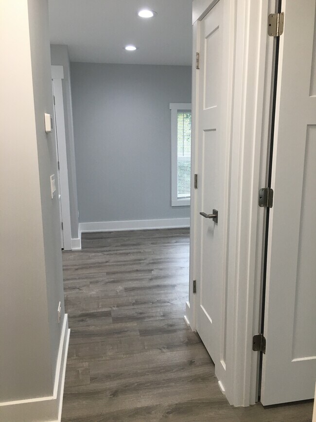 Foto del edificio - 808 N Milwaukee Ave