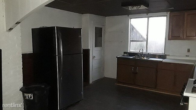 Building Photo - 3 br, 1 bath House - 54 Schott Road