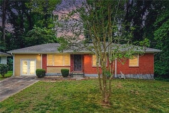 Building Photo - 2939 Belvedere Ln