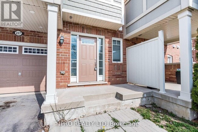 Building Photo - 227 Slingsby Landing