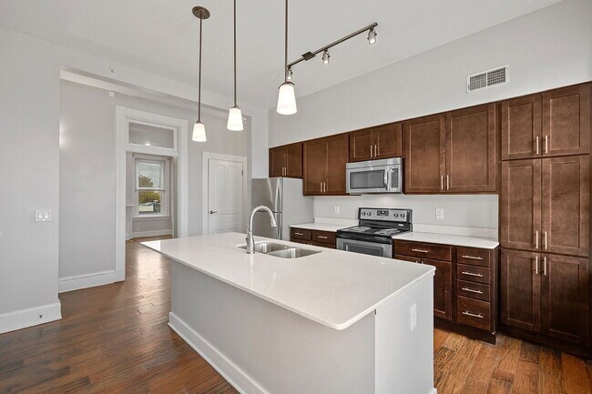 Foto del edificio - 975 E McMillan St