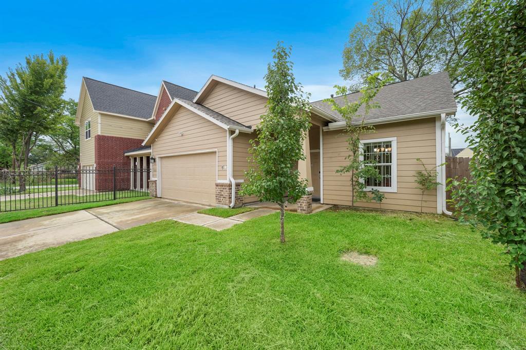 Foto principal - 3522 Dennis St
