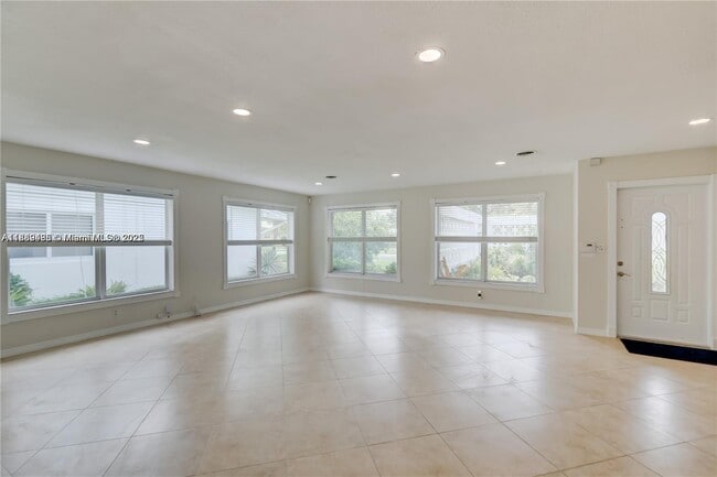 Foto del edificio - 308 N Crescent Dr