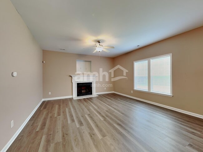 Building Photo - 811 Cedar Creek Dr