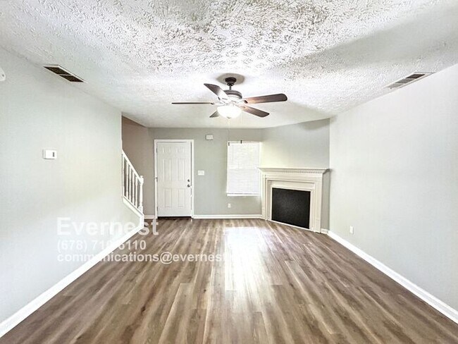 Building Photo - 3-Bedroom, 2-Bath Home with Serene Natural...
