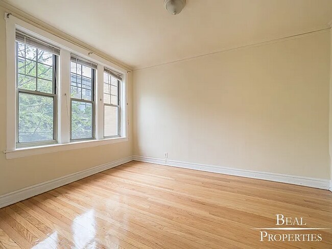 Foto del edificio - 4738 N Hermitage Ave