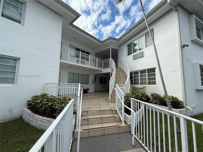 Foto del edificio - 6930 Rue Vendome