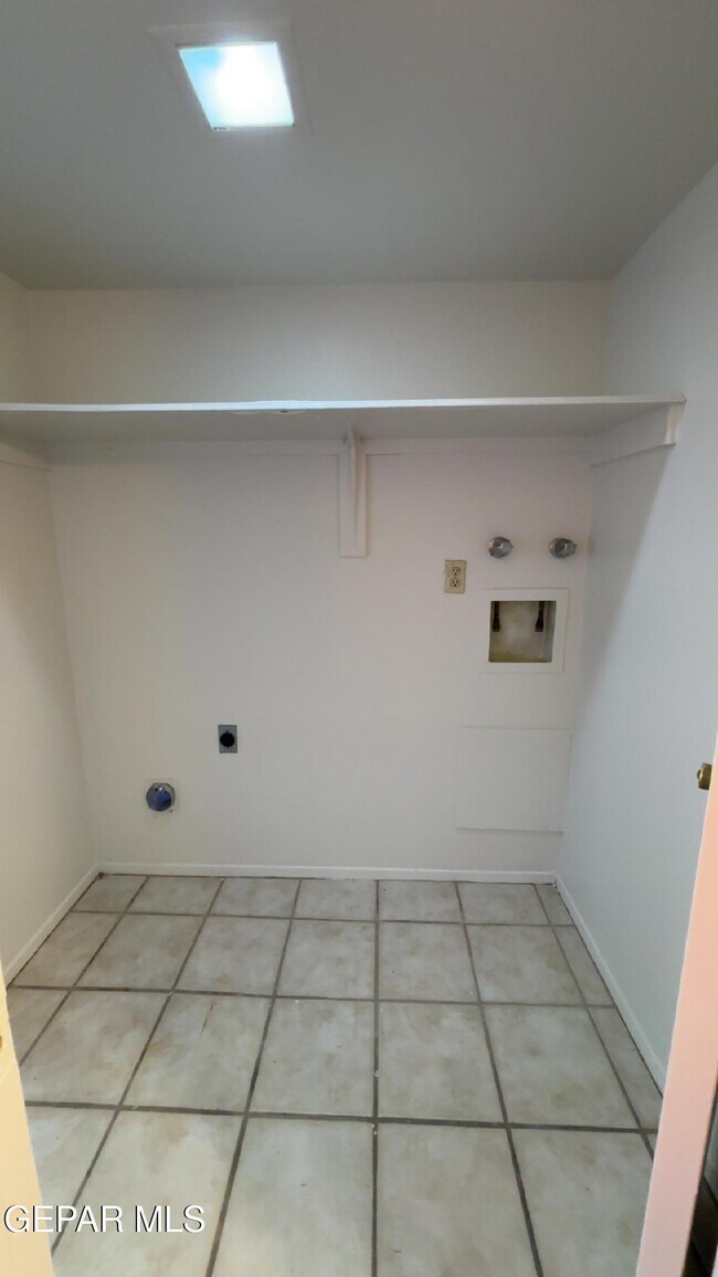 Foto del edificio - 10905 Bob Stone Dr