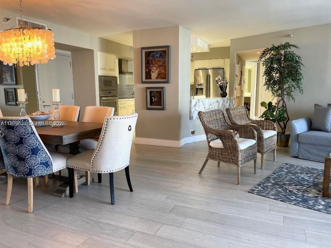 Building Photo - 3500 Mystic Pointe Dr