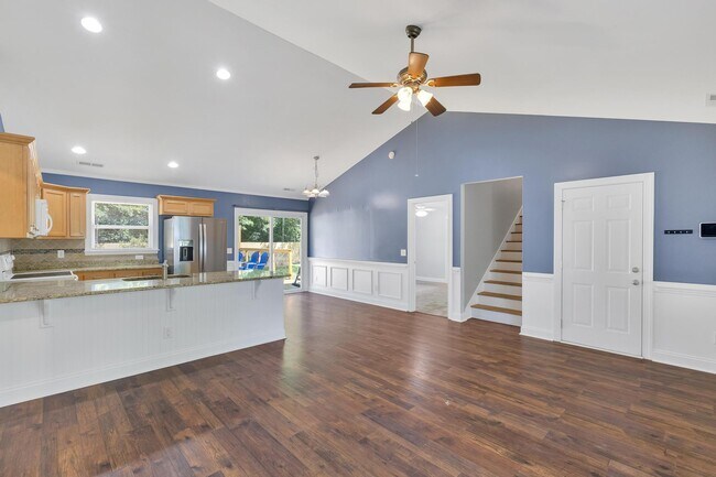Building Photo - 101 W Frampton Ct