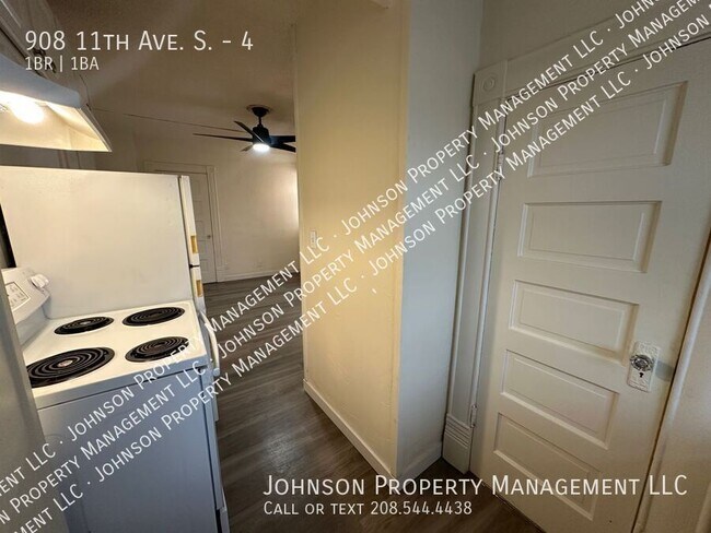 Foto del edificio - 908 11th Ave S