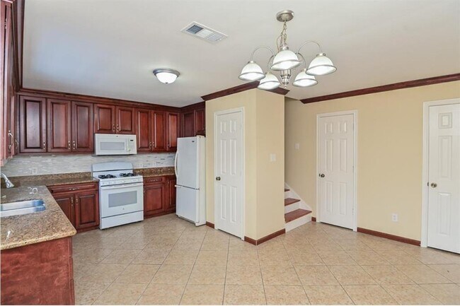 Building Photo - 13114 S Bellaire Estates Dr
