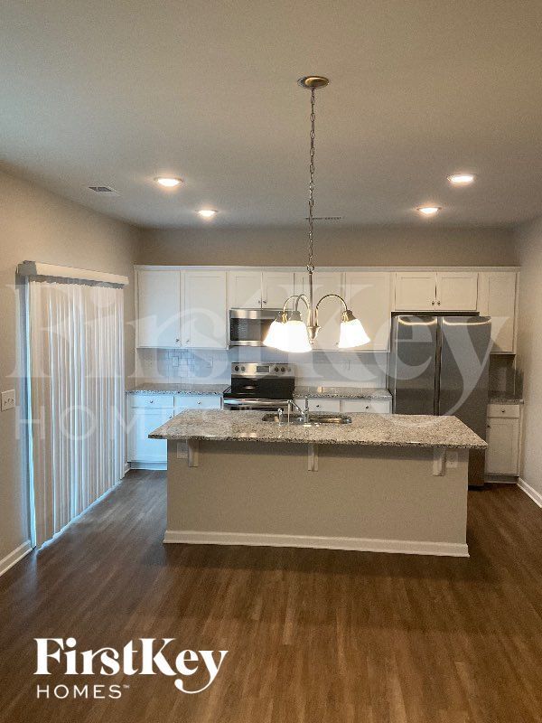 Foto del edificio - 7632 Wallace Farm Ln
