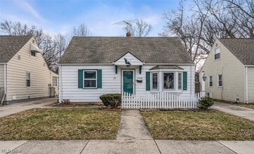 Building Photo - 25500 Briardale Ave