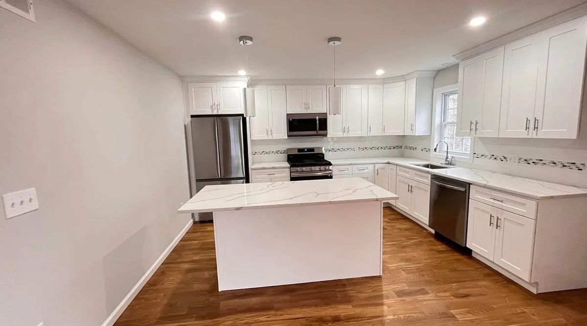 Foto principal - 564 Norman St