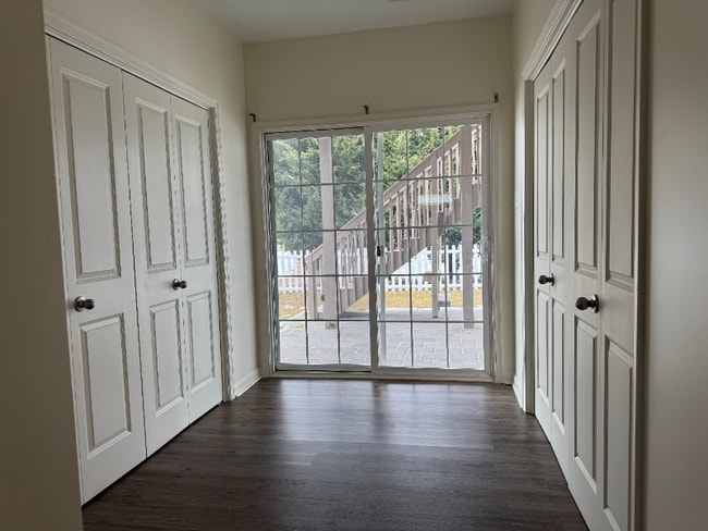 Building Photo - 12944 Yellow Jacket Rd