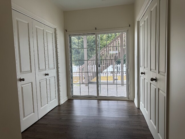 Foto del edificio - 12944 Yellow Jacket Rd