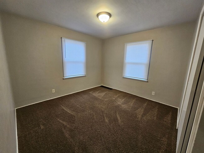 Foto del edificio - 3 bed, 1 bath, South Bend