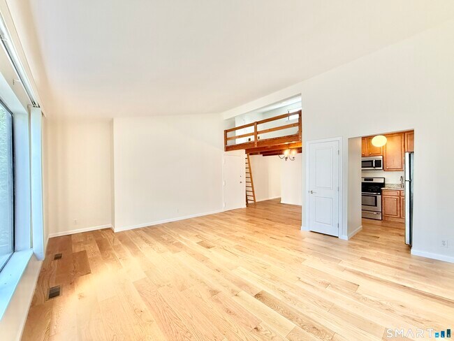 Foto del edificio - 64 Olcott Way